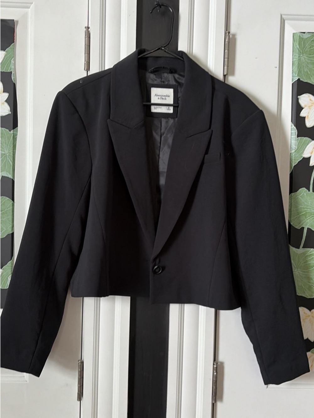 Abercrombie & Fitch Black Cropped Single-Button Blazer